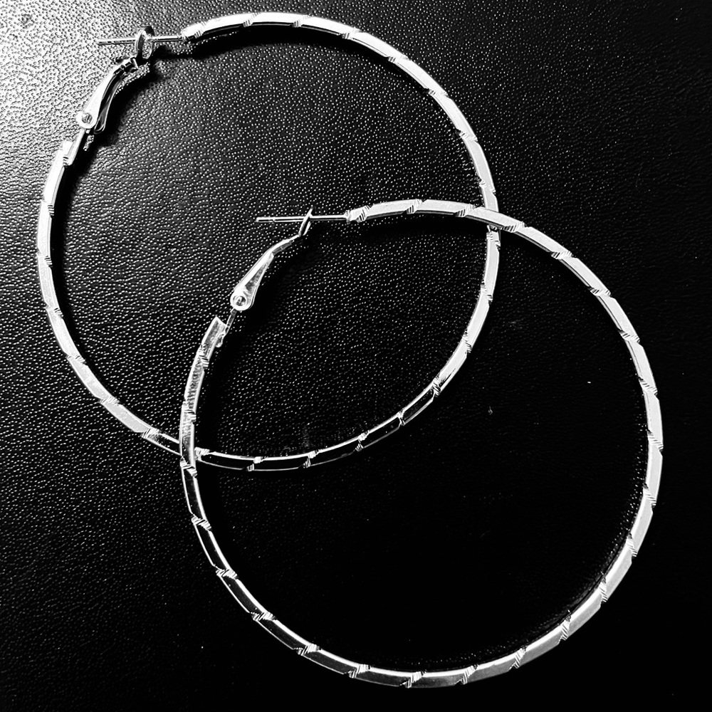 💖 Silver Starlight Hoop Earrings 2 1/2” NEW